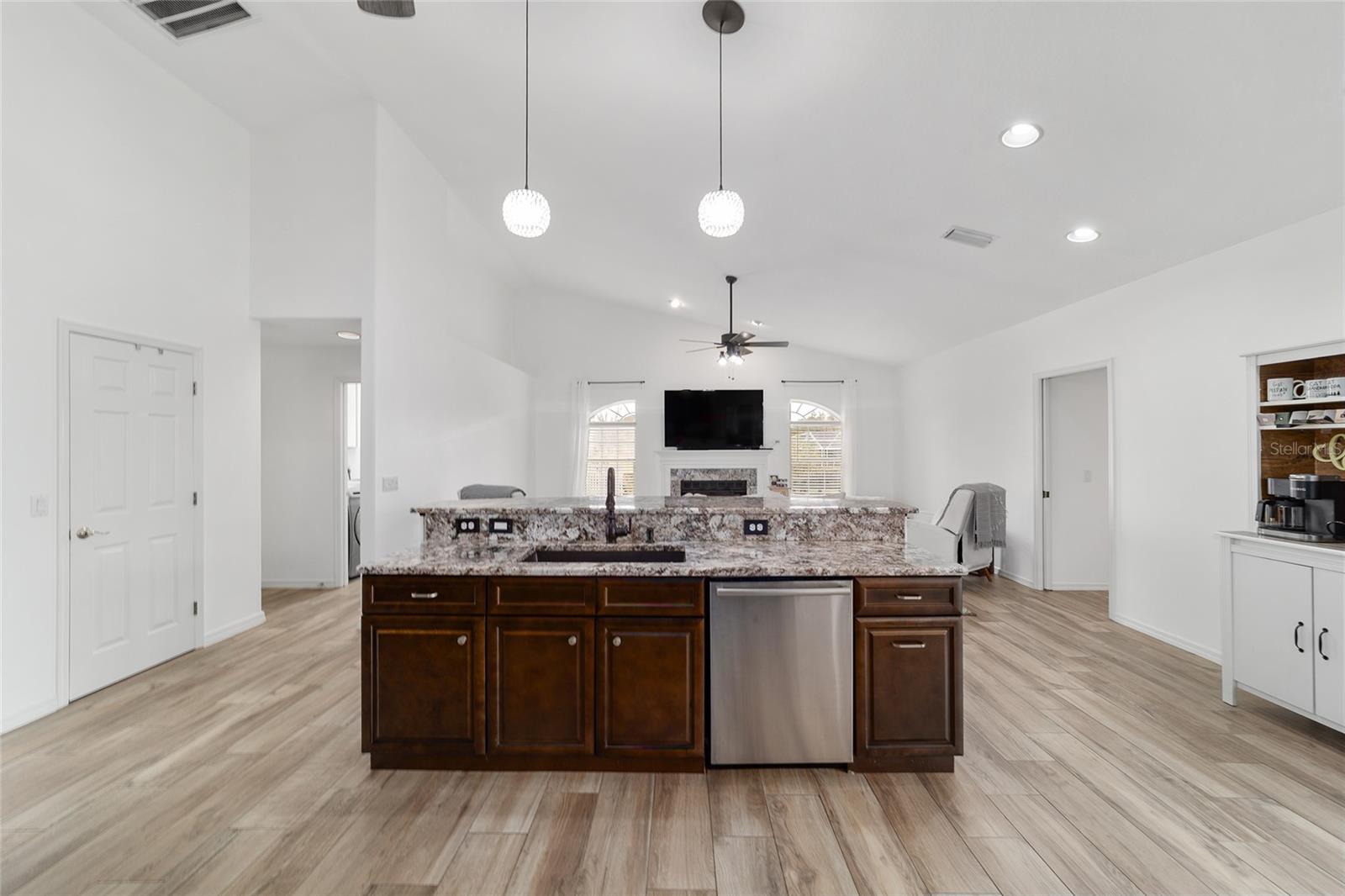 Image 29 of 94 For 5970 57th Loop