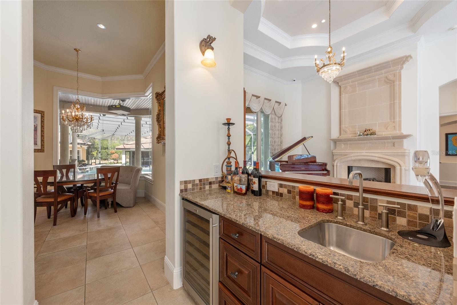 Image 11 of 82 For 695 47th Loop