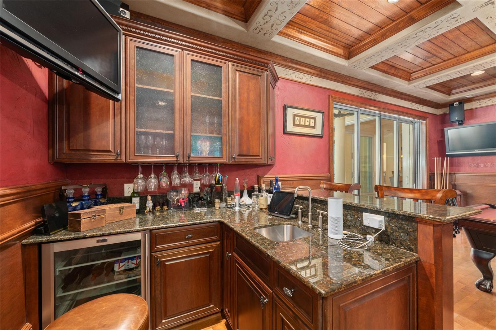 Image 24 of 82 For 695 47th Loop