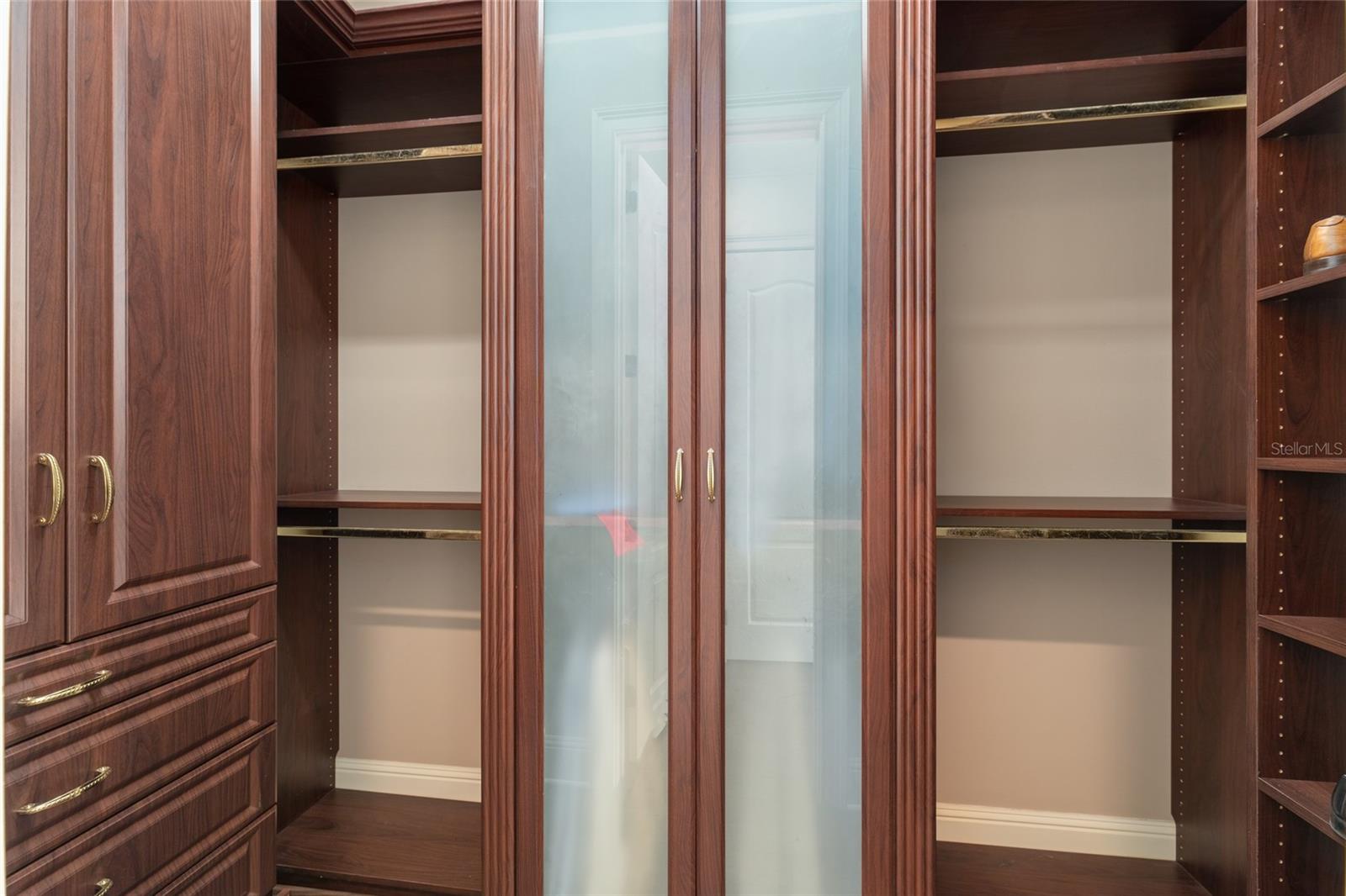 Image 29 of 82 For 695 47th Loop