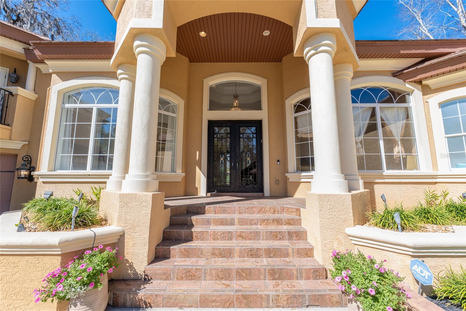 Image 4 of 82 For 695 47th Loop