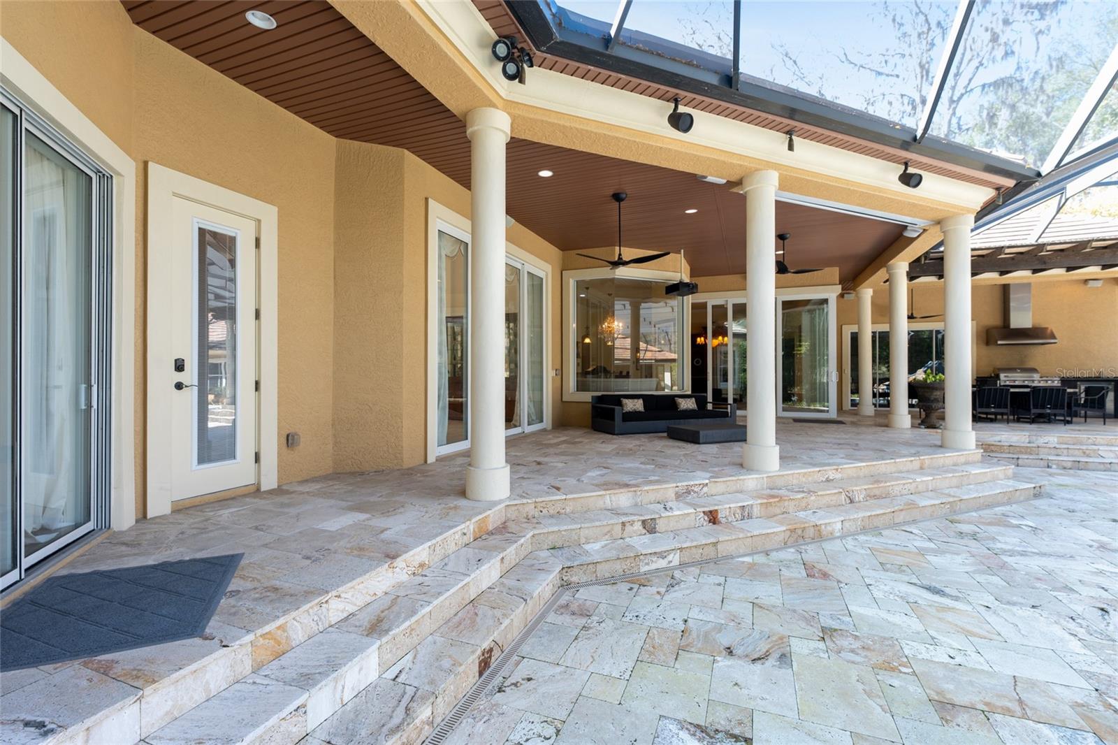 Image 40 of 82 For 695 47th Loop