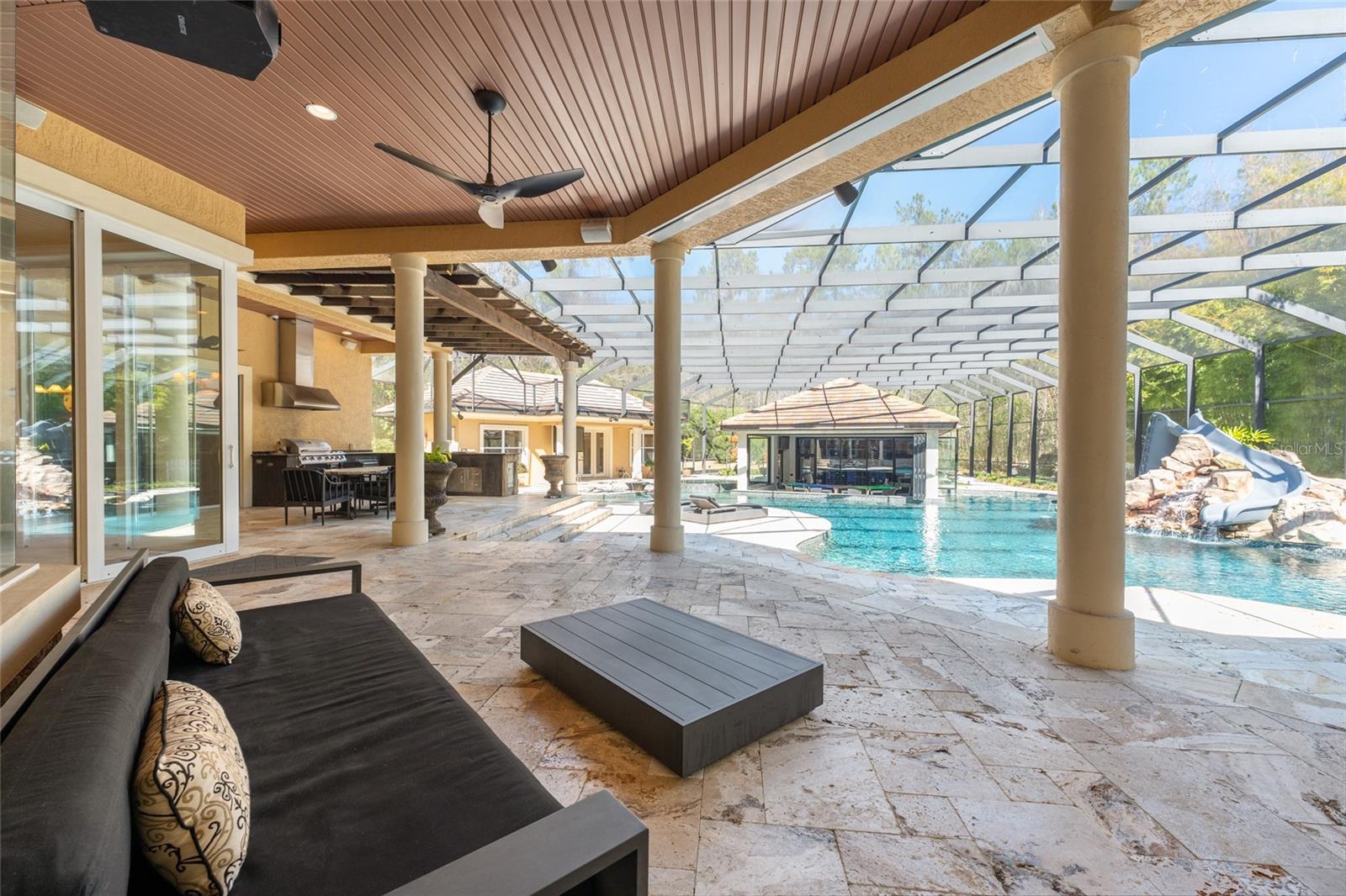 Image 42 of 82 For 695 47th Loop