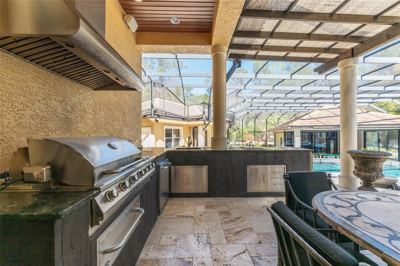 Image 46 of 82 For 695 47th Loop