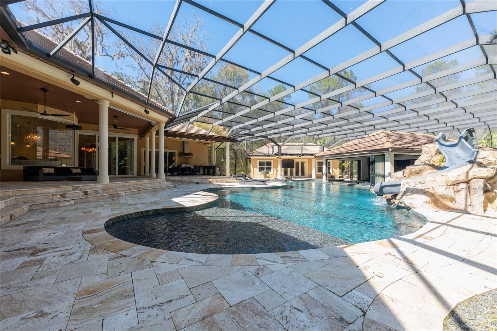 Image 47 of 82 For 695 47th Loop