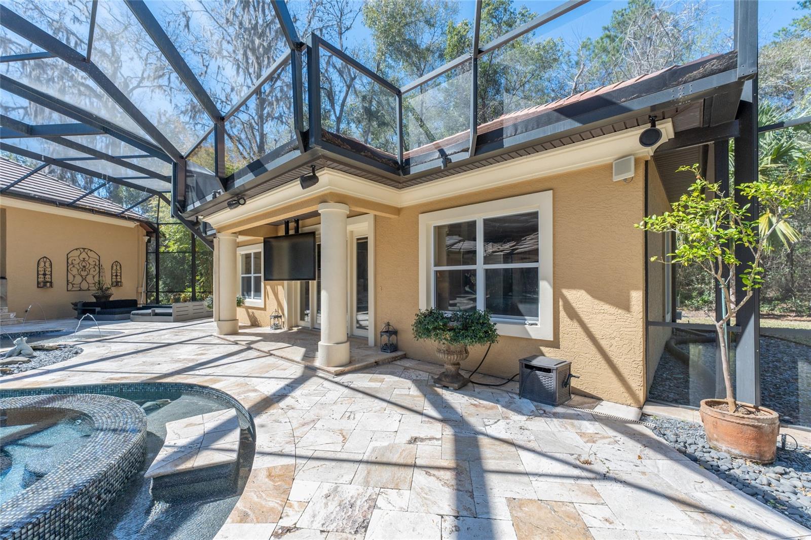 Image 61 of 82 For 695 47th Loop