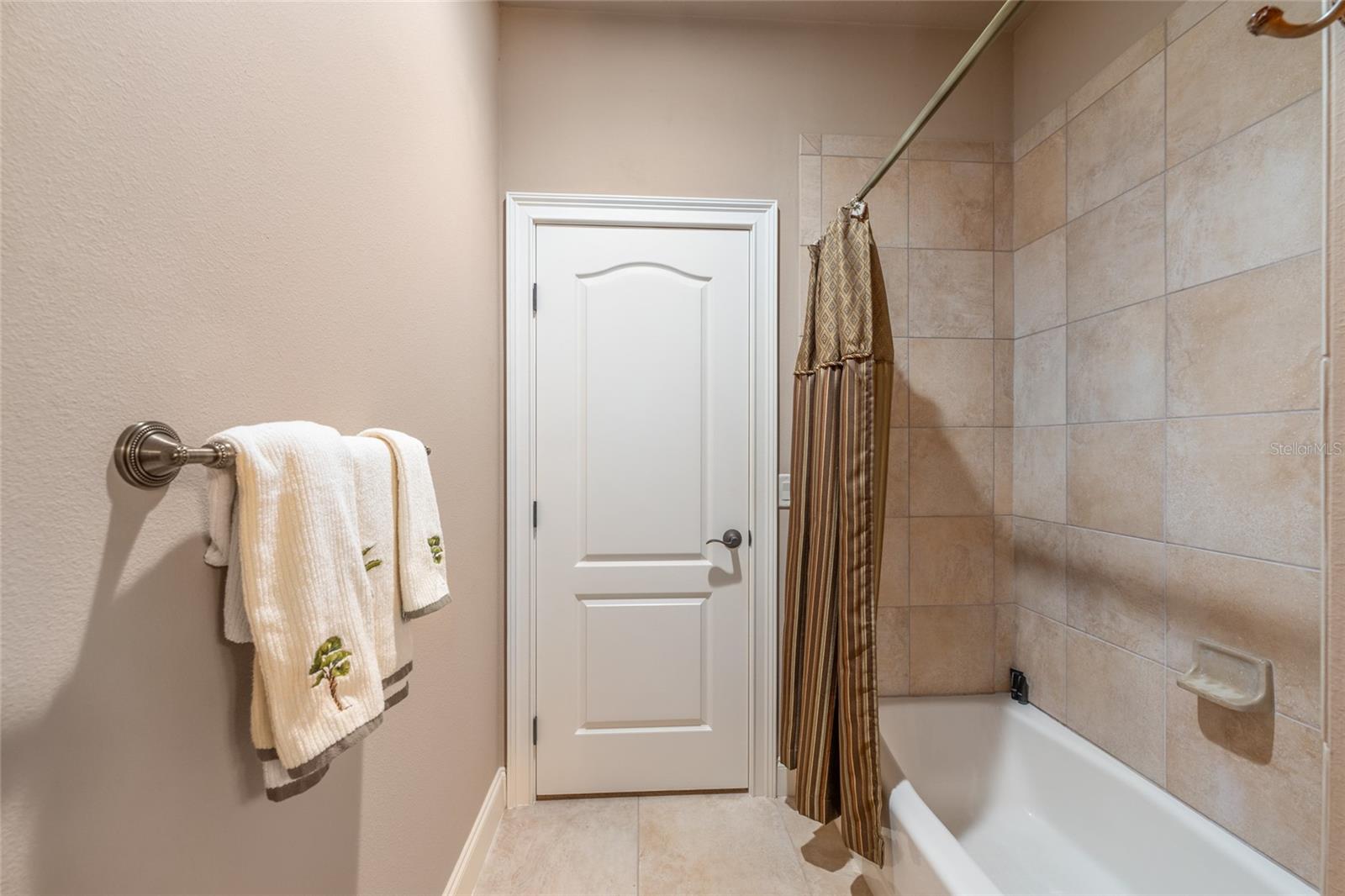 Image 69 of 82 For 695 47th Loop