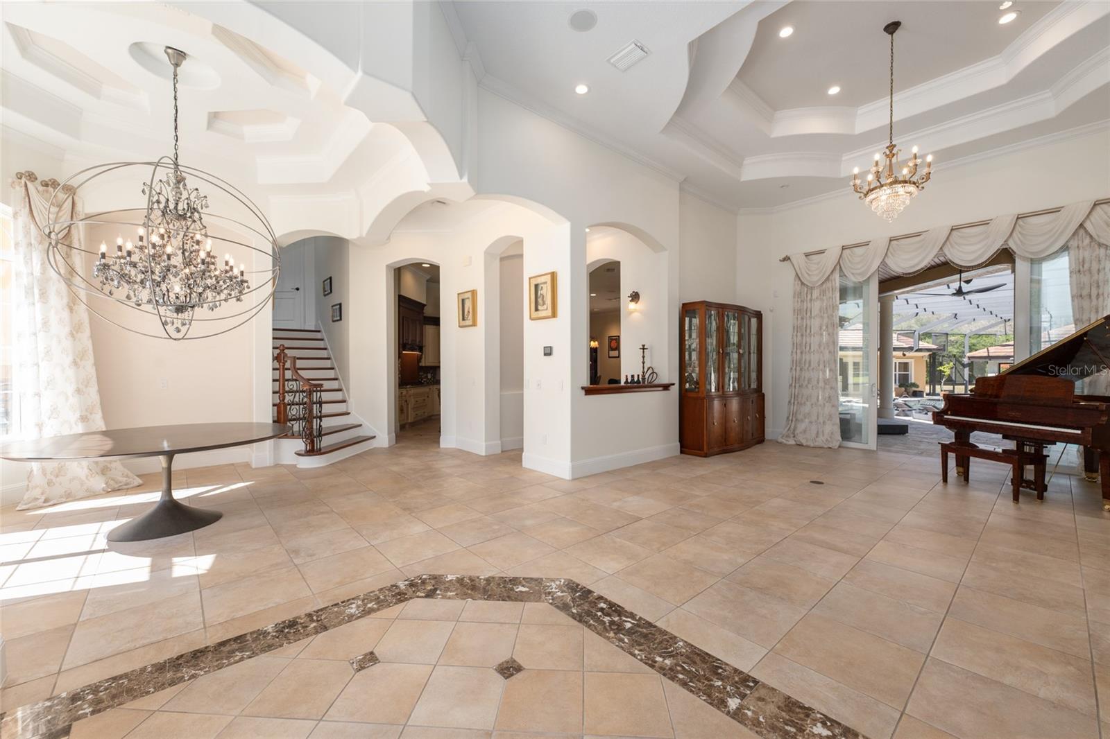 Image 7 of 82 For 695 47th Loop