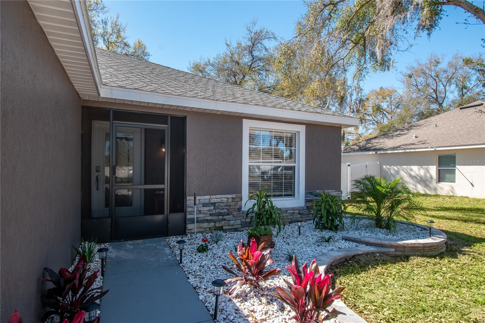 Image 2 of 42 For 2309 Angel Fish Loop