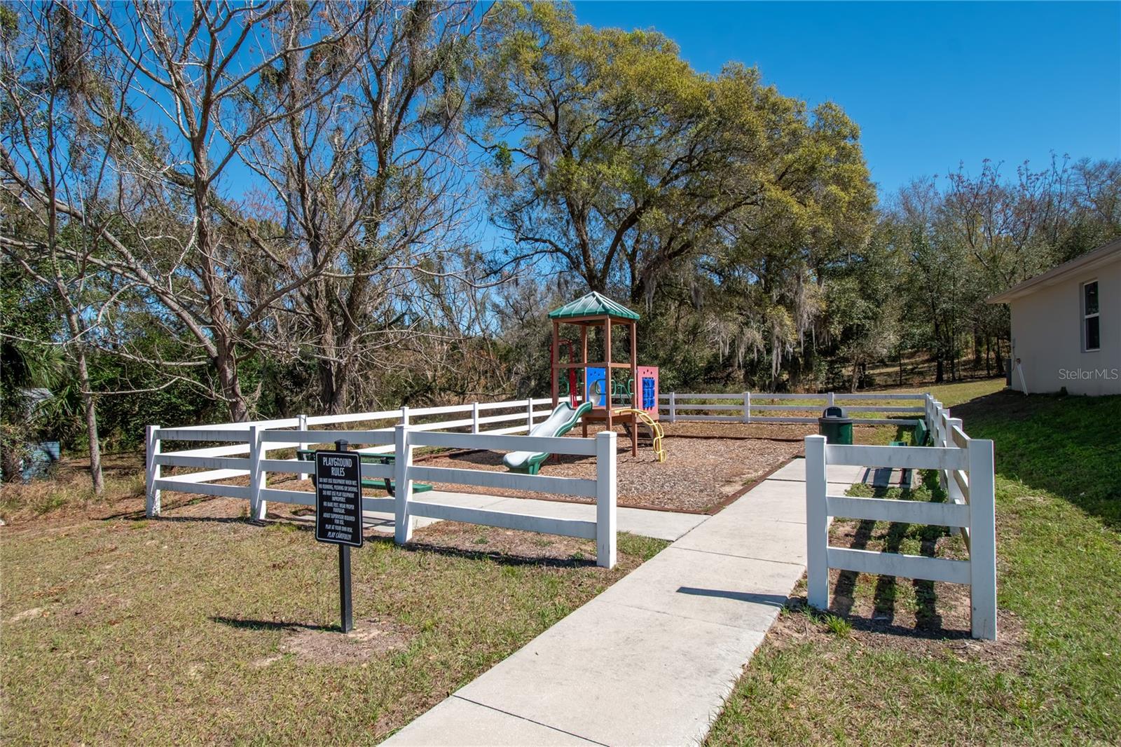 Image 40 of 42 For 2309 Angel Fish Loop