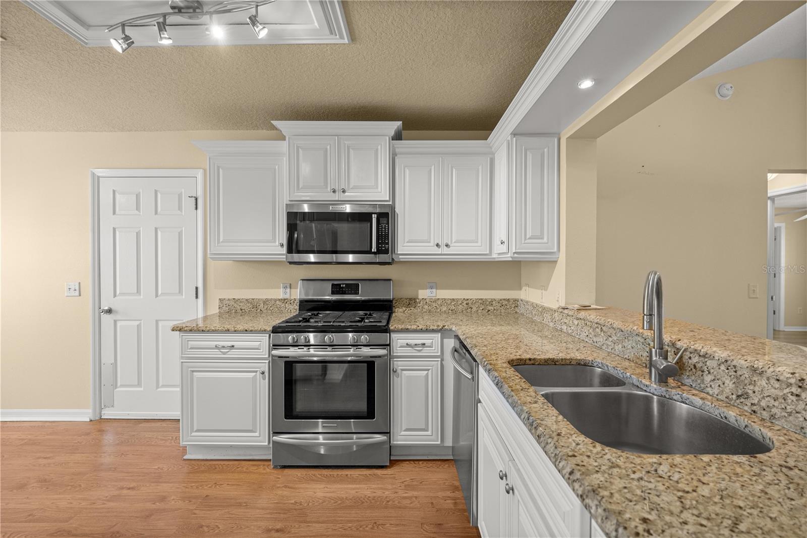 Image 6 of 26 For 3188 Hudson Court