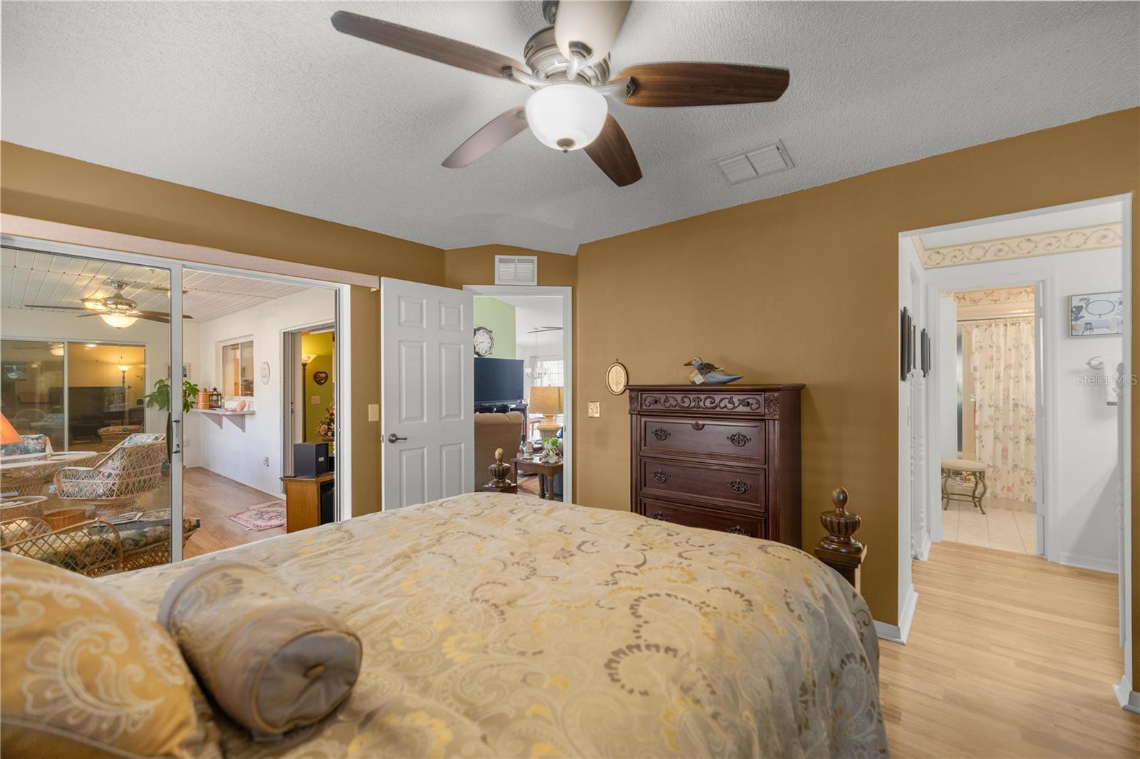 Image 19 of 32 For 8612 61st Court