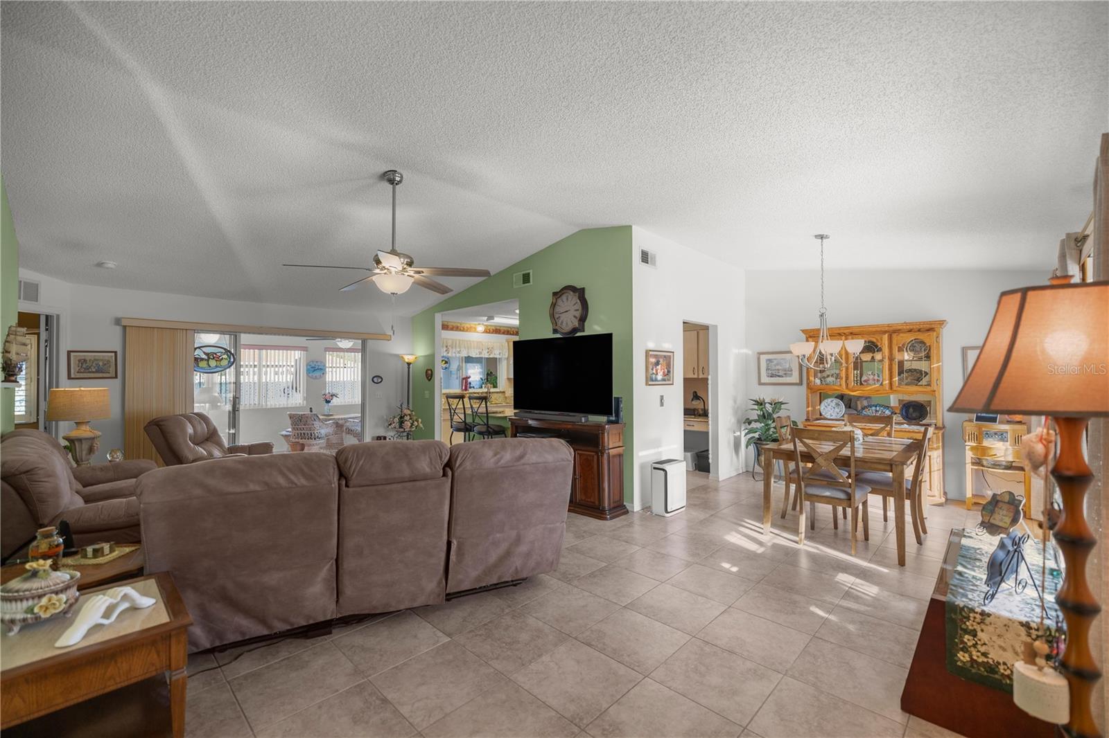 Image 8 of 32 For 8612 61st Court