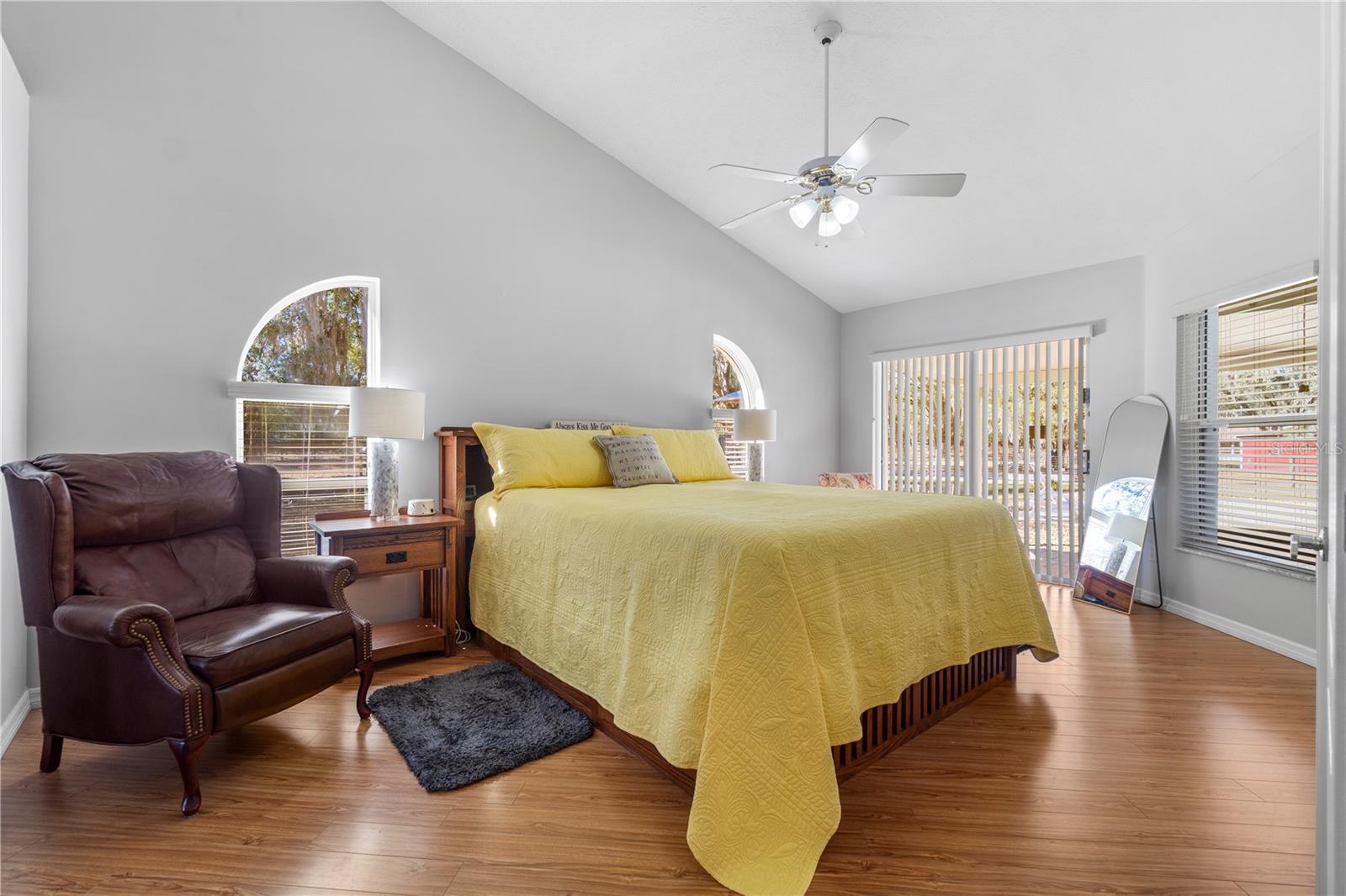 Image 13 of 98 For 11831 Highway 484