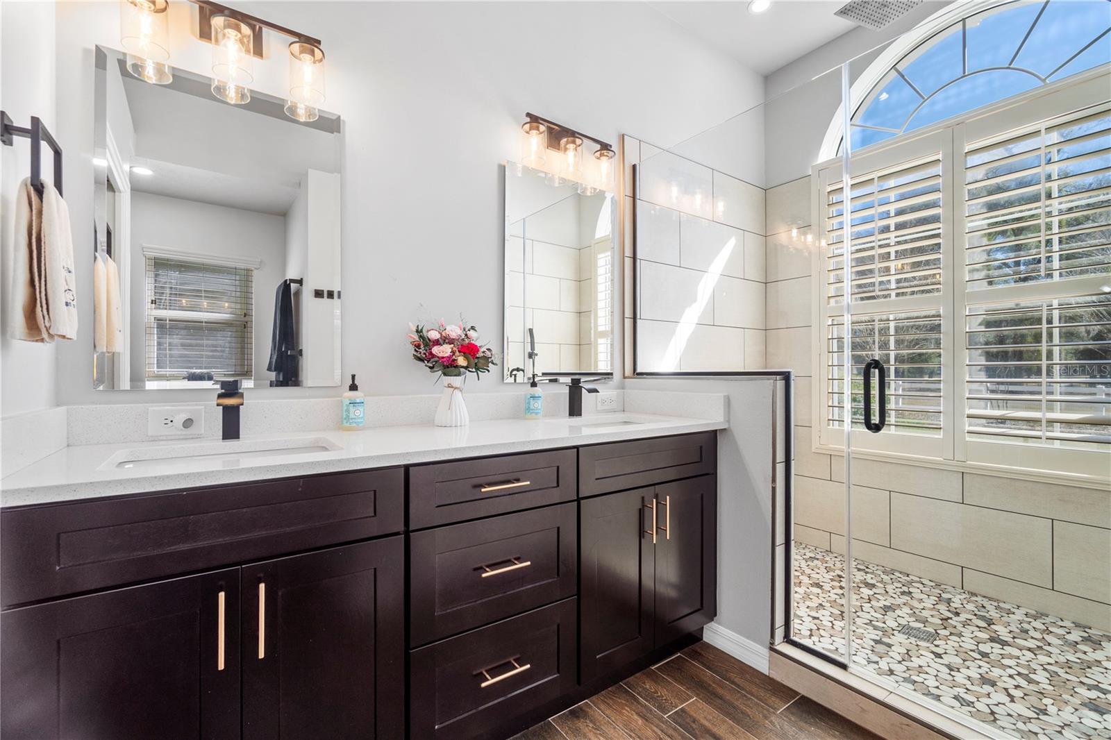 Image 18 of 98 For 11831 Highway 484