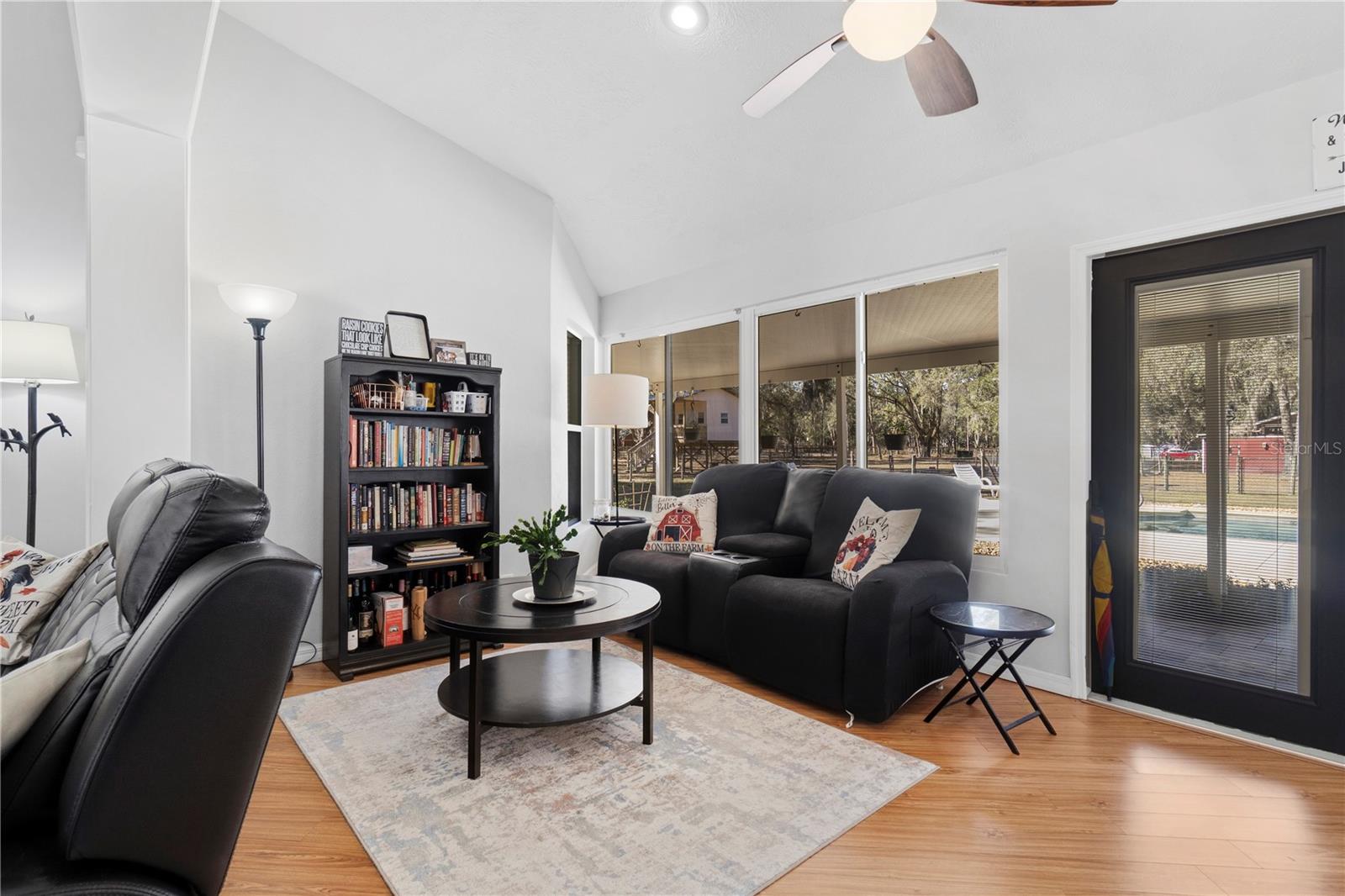 Image 24 of 98 For 11831 Highway 484