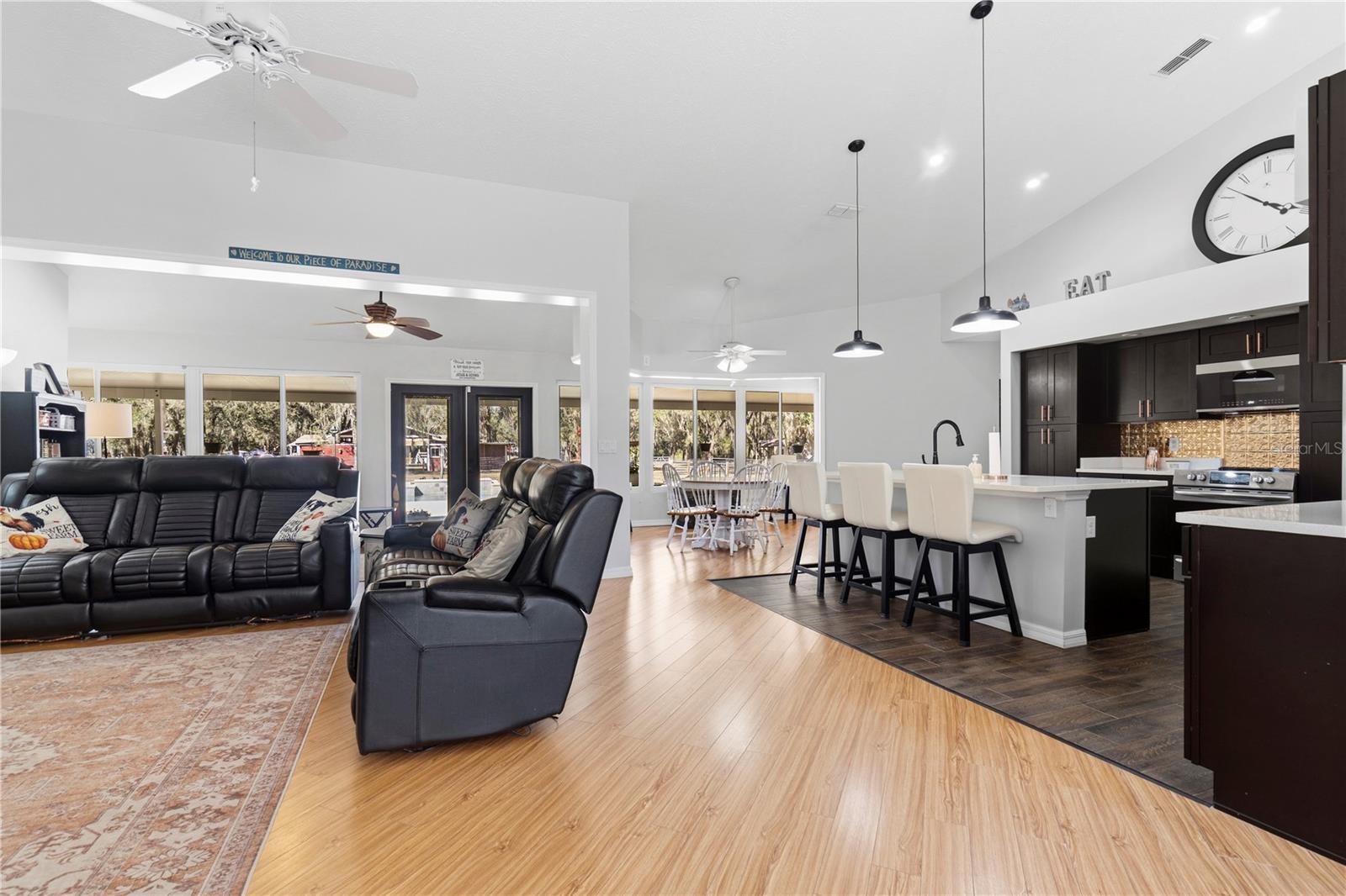 Image 25 of 98 For 11831 Highway 484