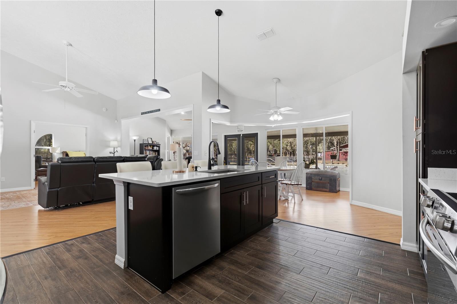 Image 33 of 98 For 11831 Highway 484