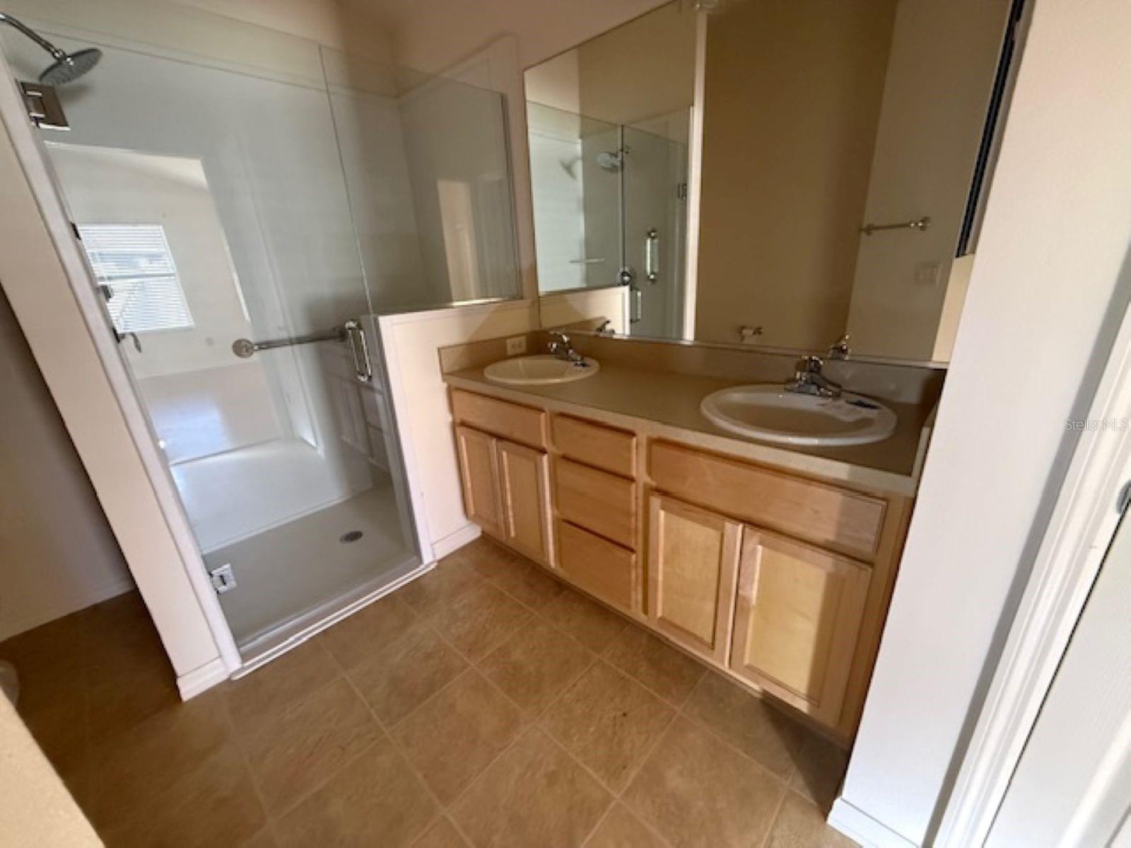 Image 7 of 12 For 2440 Iverson Court