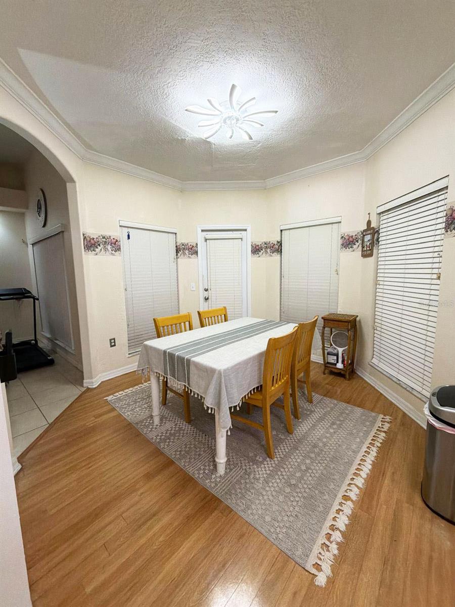 Image 4 of 31 For 2577 Highlands Vue Parkway