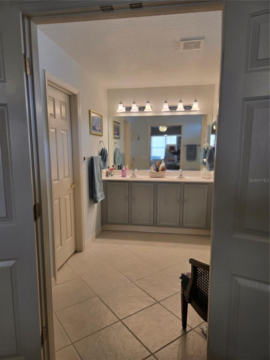 Image 16 of 47 For 12711 97th Terrace Road R