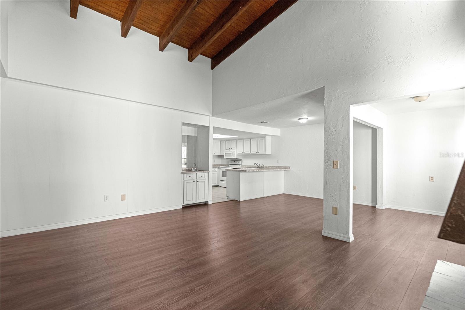 Image 10 of 36 For 15203 Sandalwood Drive 203