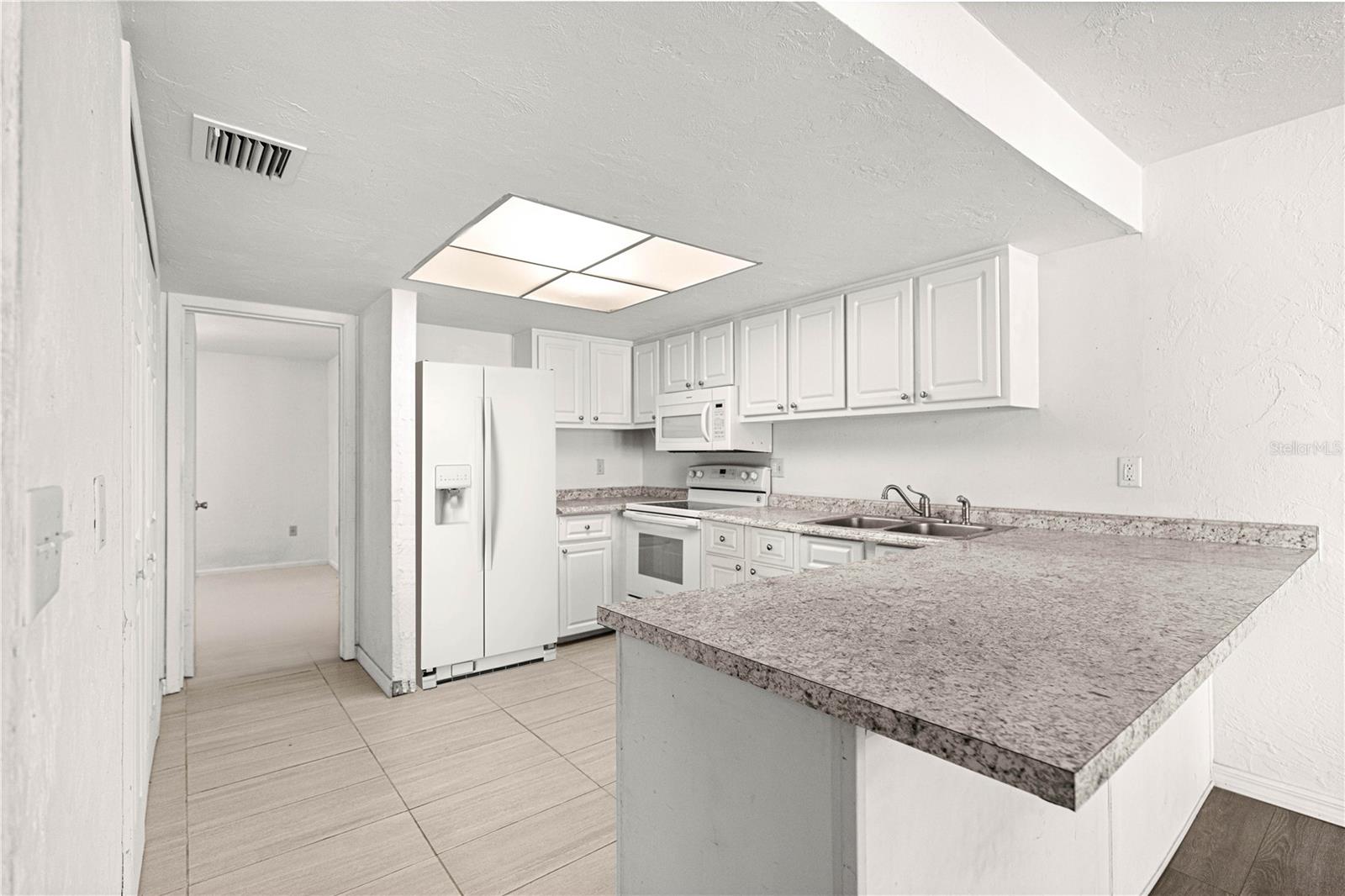 Image 11 of 36 For 15203 Sandalwood Drive 203