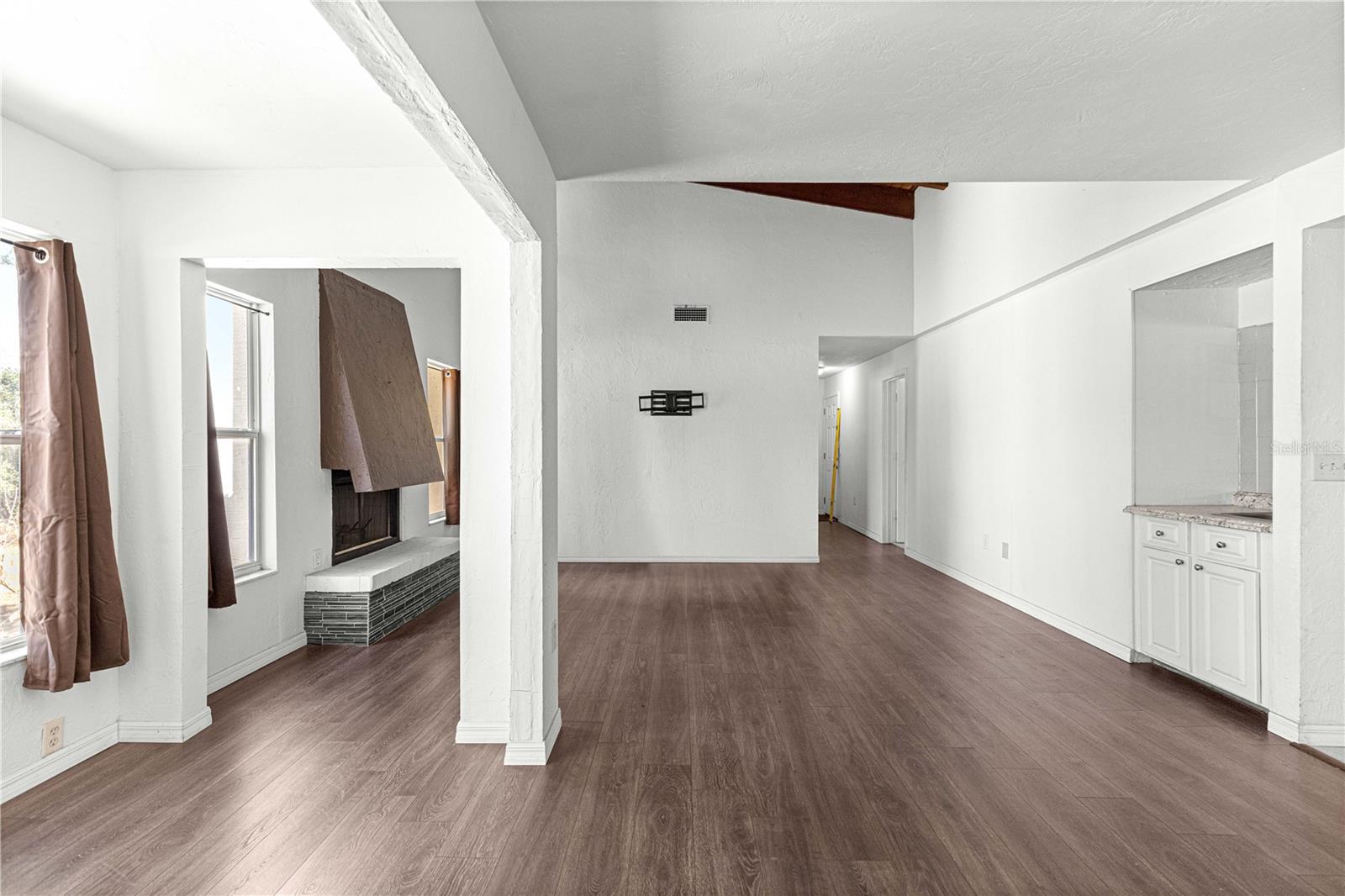 Image 13 of 36 For 15203 Sandalwood Drive 203