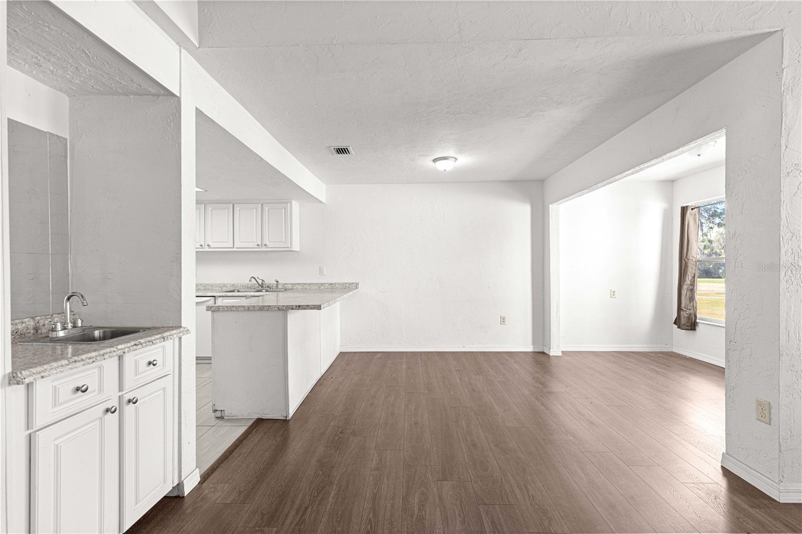 Image 14 of 36 For 15203 Sandalwood Drive 203