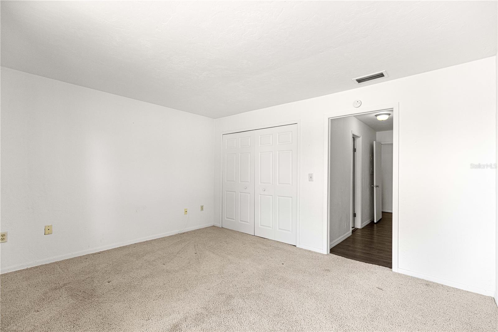 Image 21 of 36 For 15203 Sandalwood Drive 203