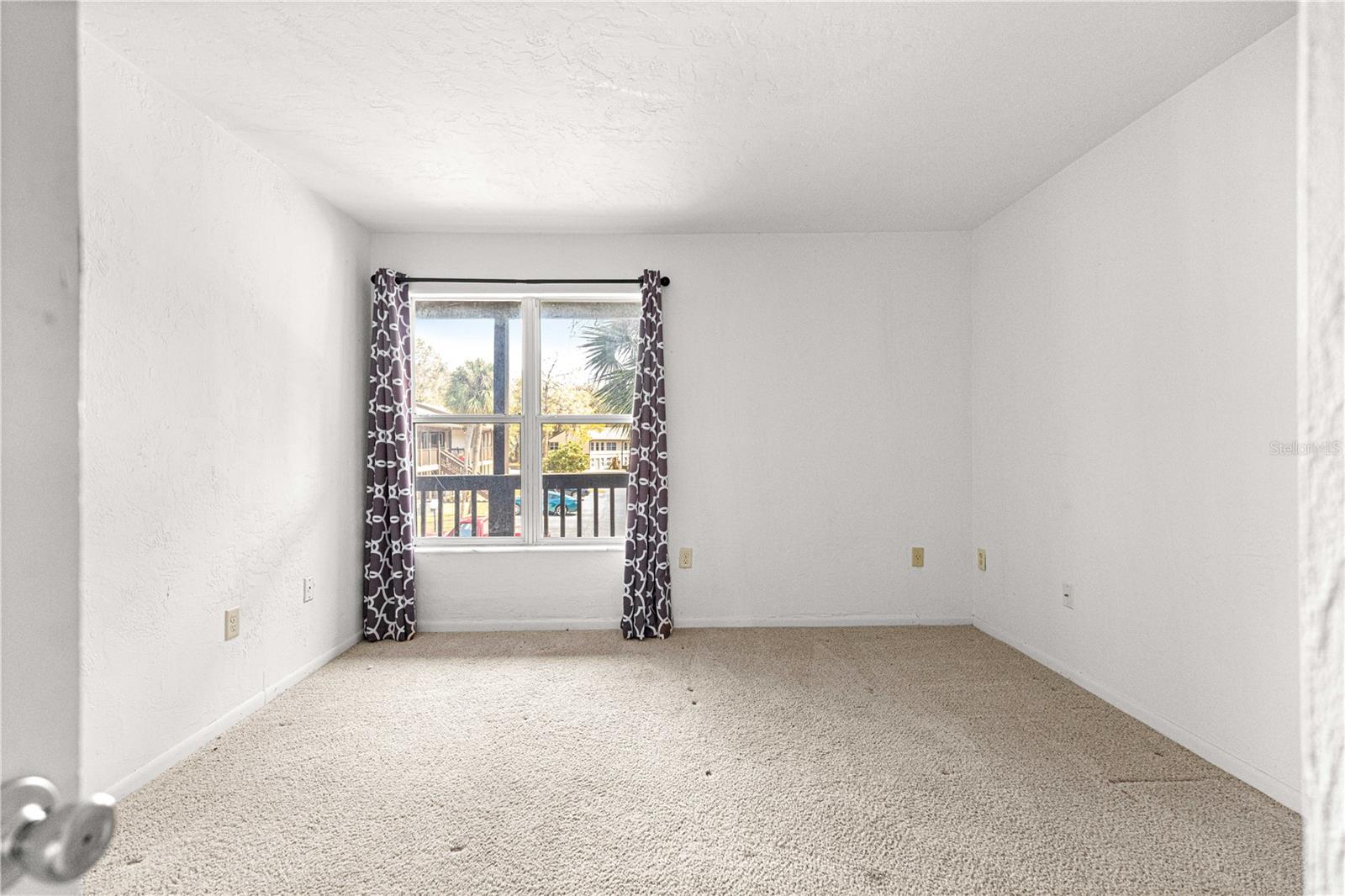 Image 24 of 36 For 15203 Sandalwood Drive 203