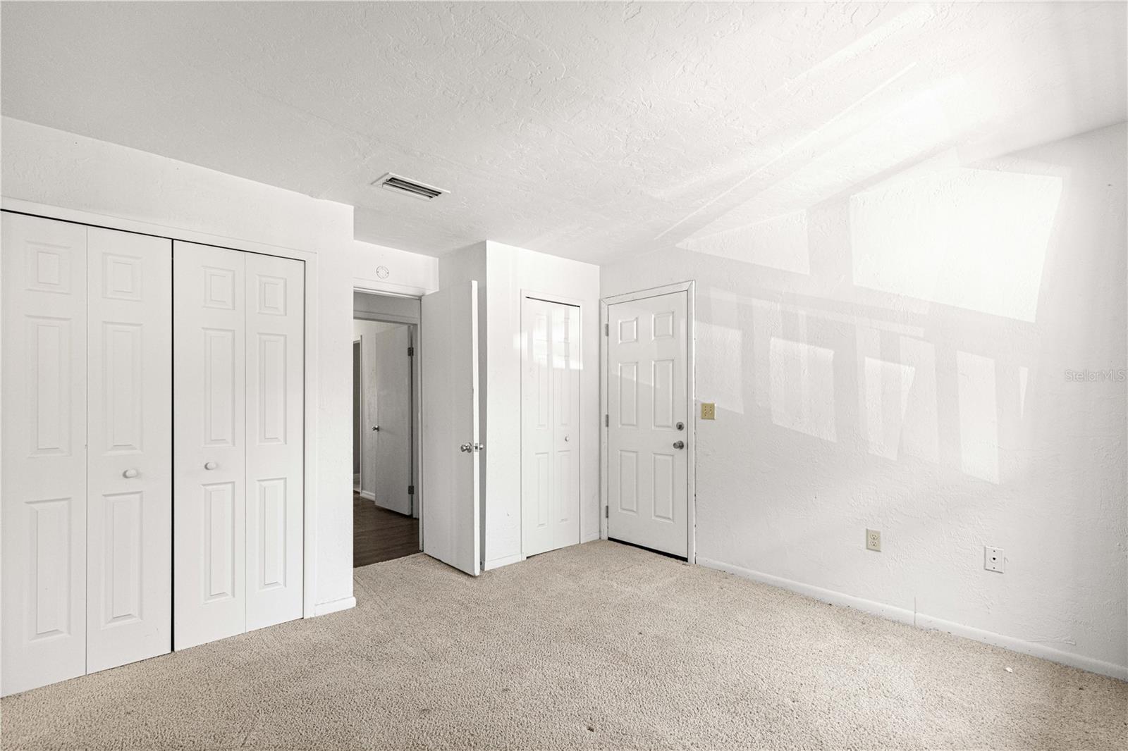 Image 25 of 36 For 15203 Sandalwood Drive 203