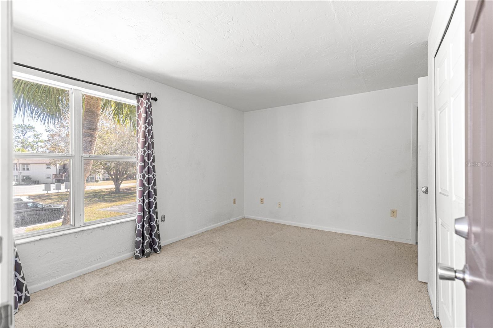 Image 32 of 36 For 15203 Sandalwood Drive 203