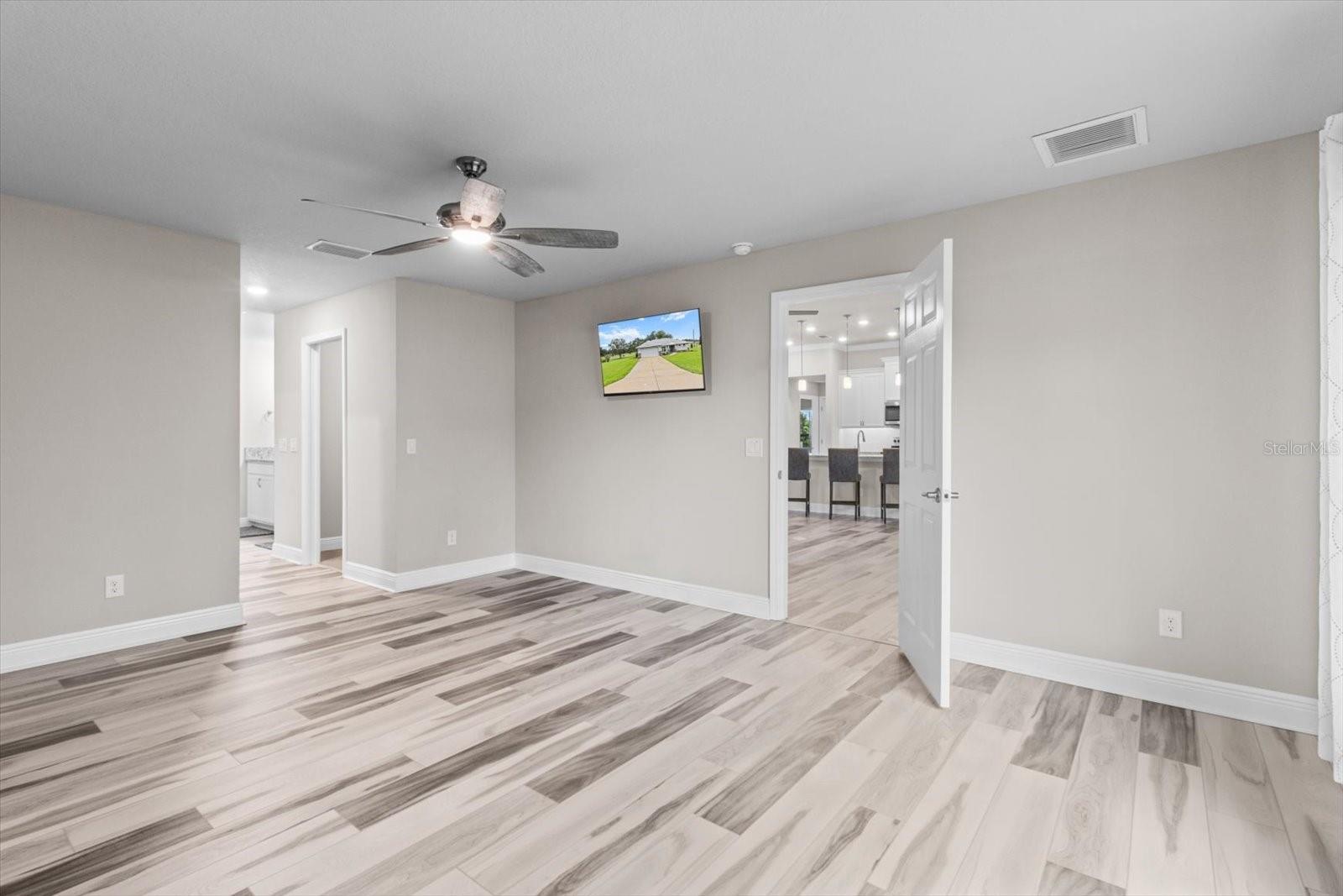 Image 19 of 47 For 837 Epsom Court