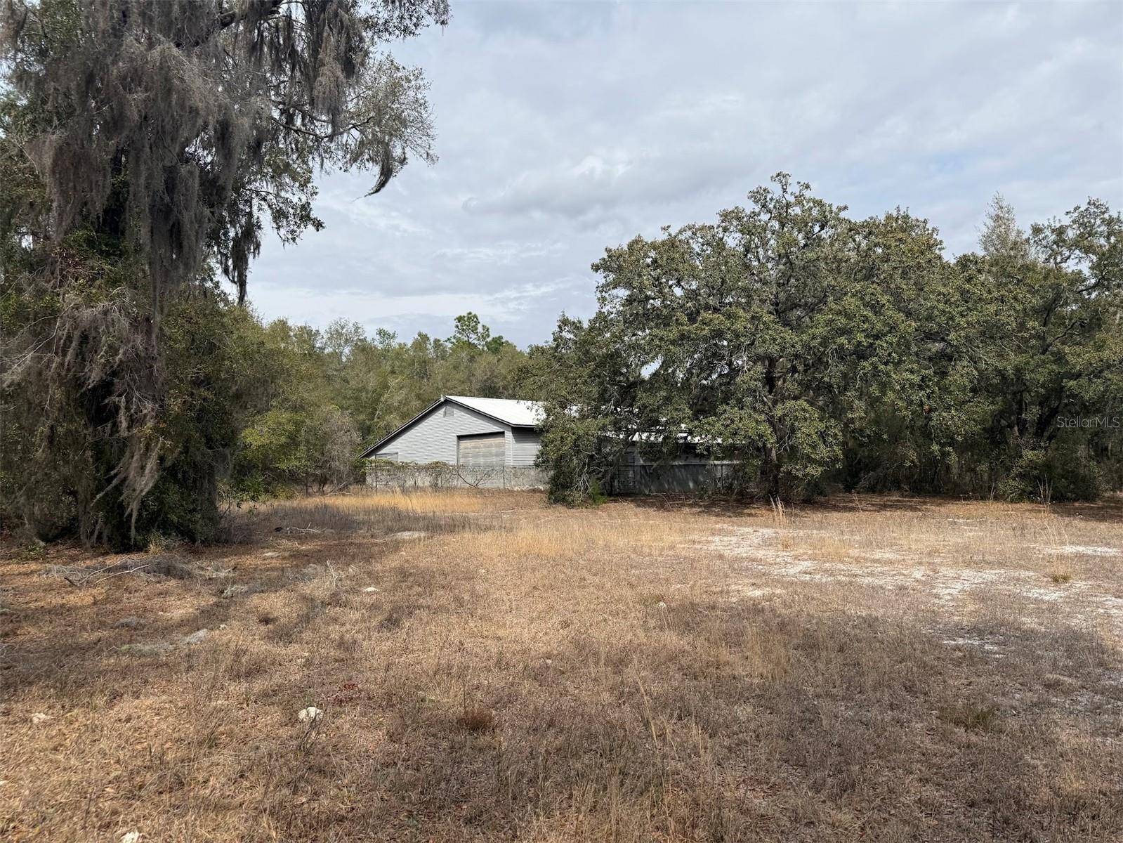 Listing photo id 19 for 3207 Withlacoochee Trail