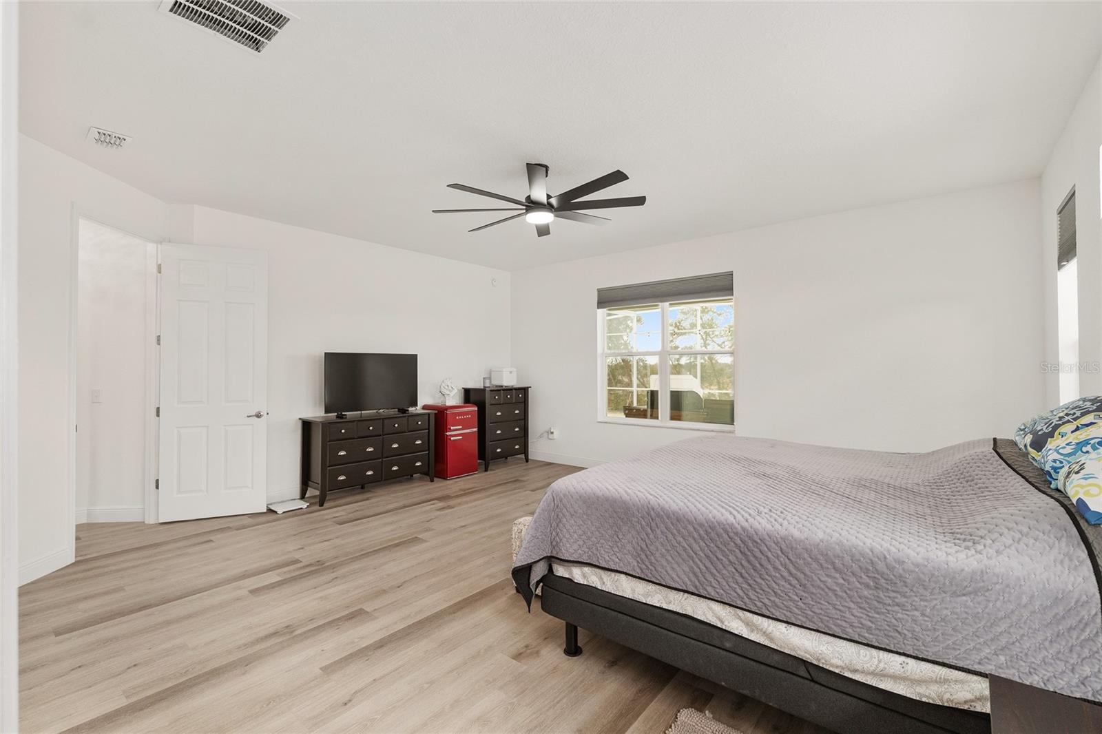 Image 32 of 82 For 4321 106th Place