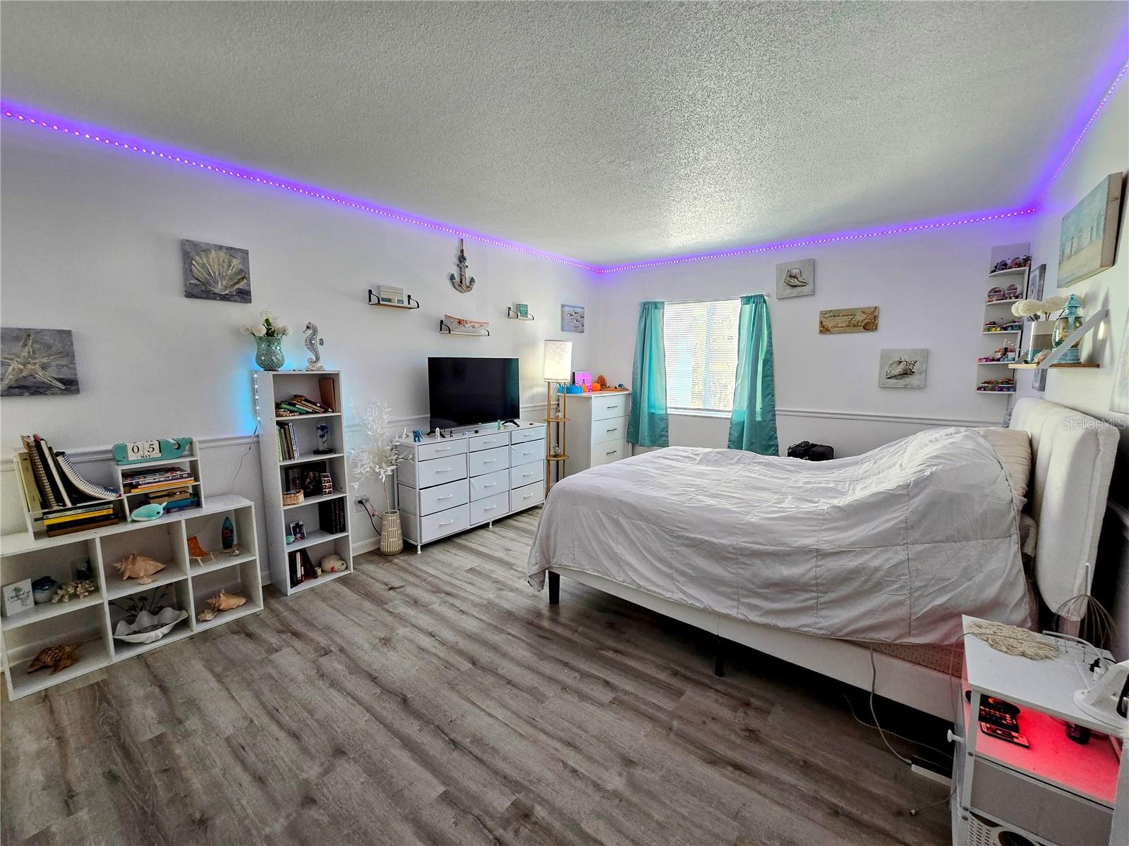 Image 11 of 27 For 633 Silver Pass B