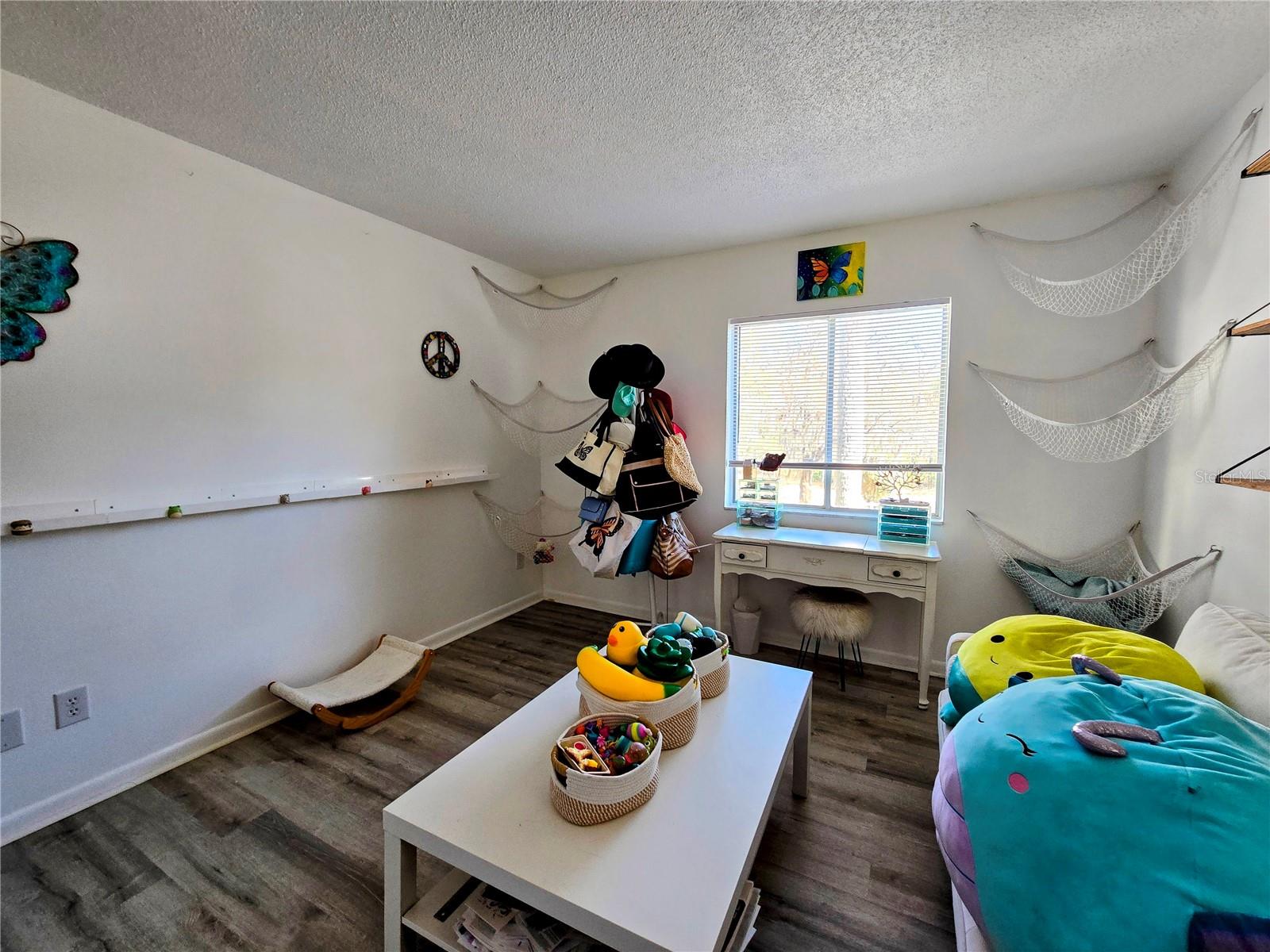 Image 15 of 27 For 633 Silver Pass B