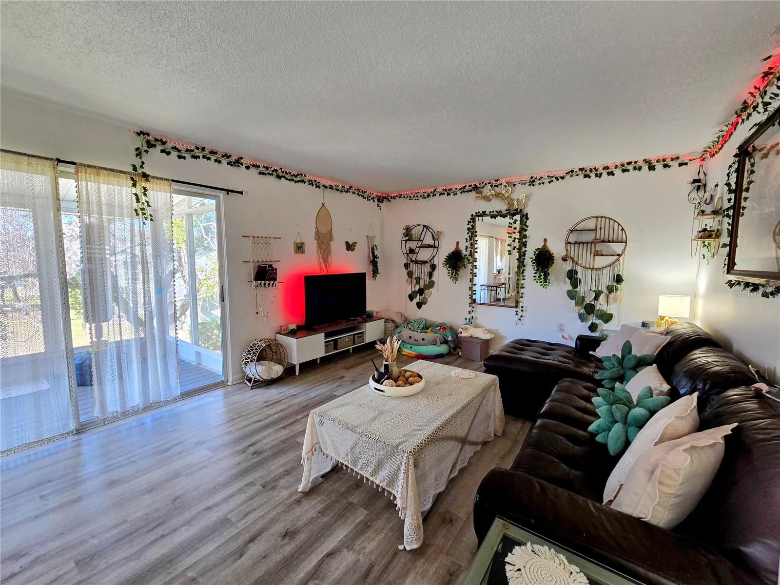 Image 5 of 27 For 633 Silver Pass B