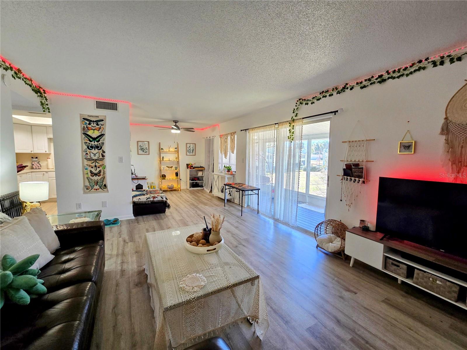 Image 8 of 27 For 633 Silver Pass B