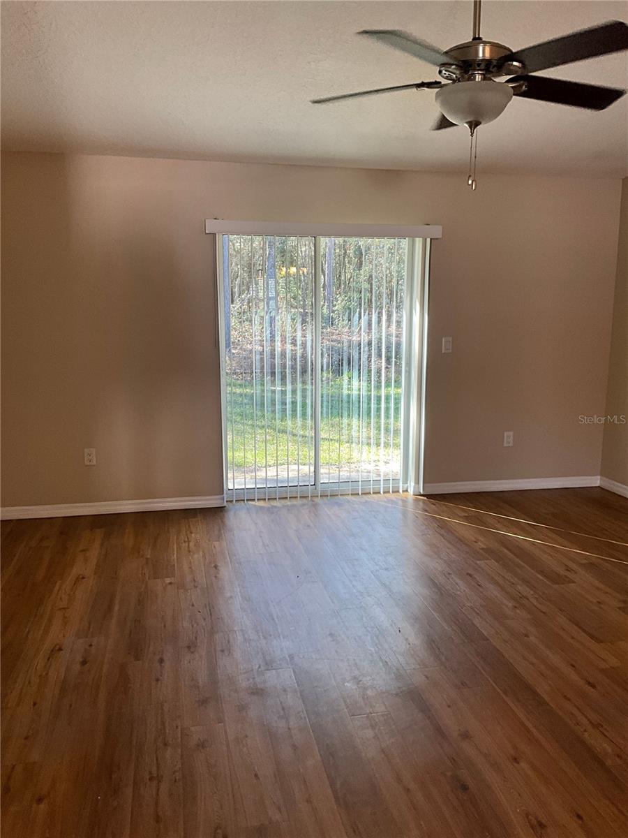 Image 2 of 15 For 9094 Peachtree Way