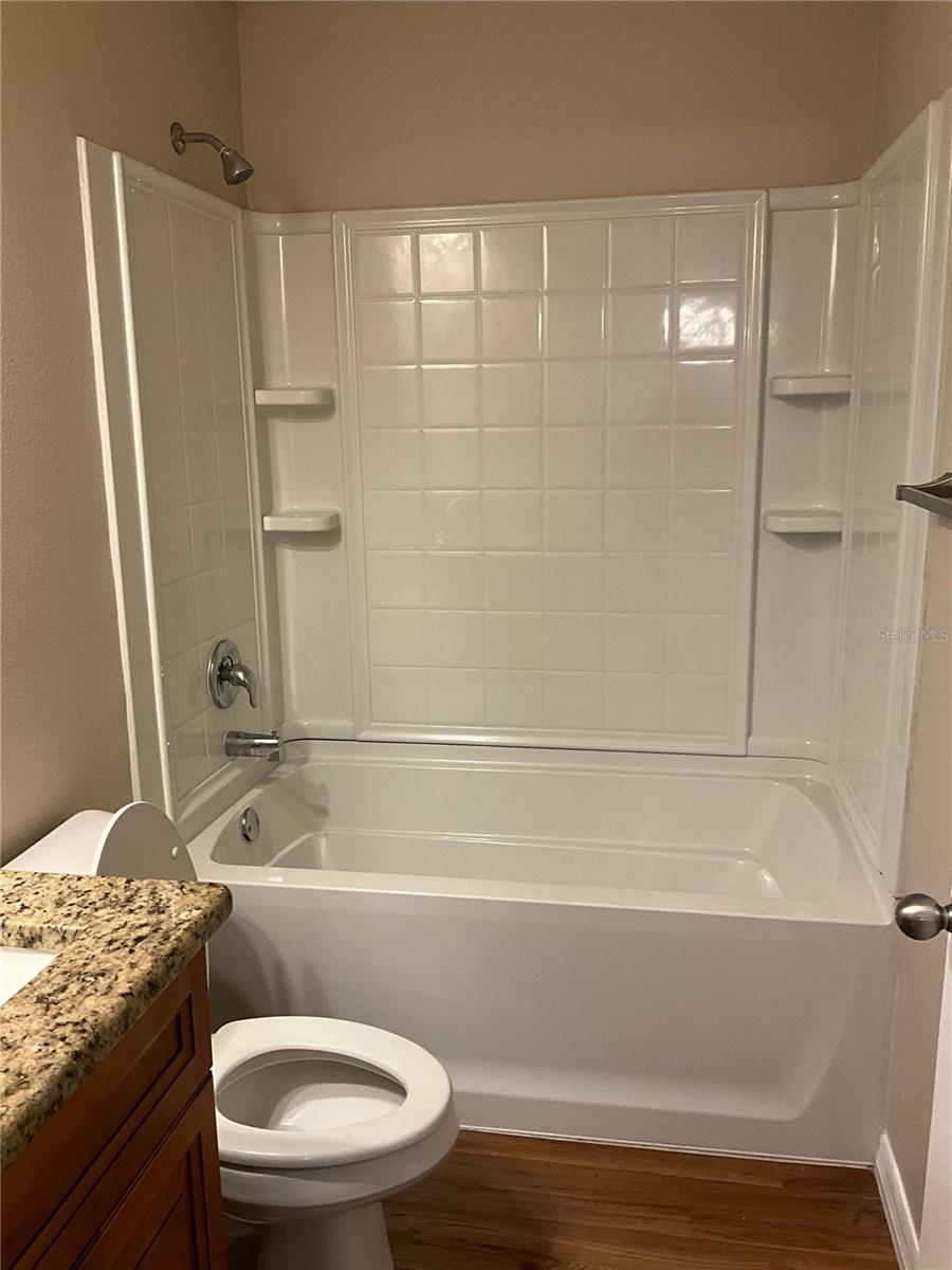 Image 7 of 15 For 9094 Peachtree Way