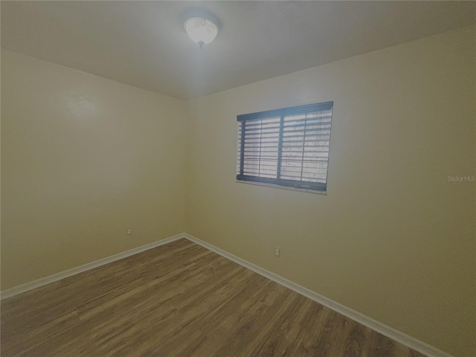 Image 13 of 27 For 900 62 Boulevard G37