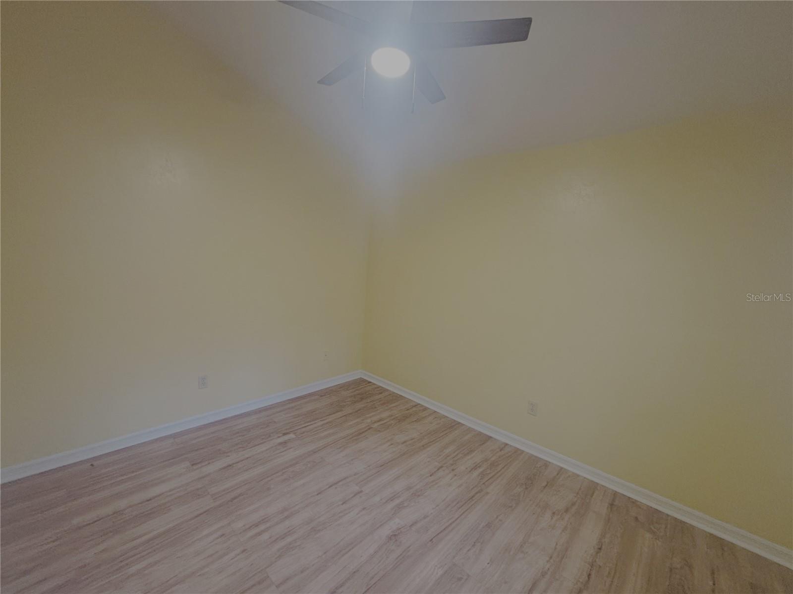 Image 18 of 27 For 900 62 Boulevard G37