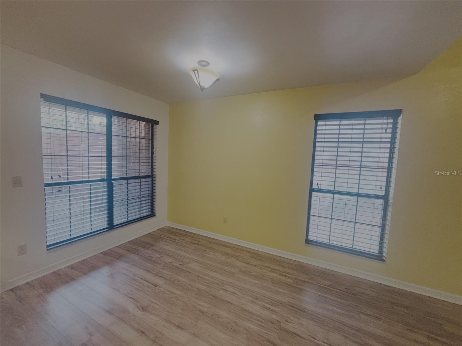 Image 21 of 27 For 900 62 Boulevard G37