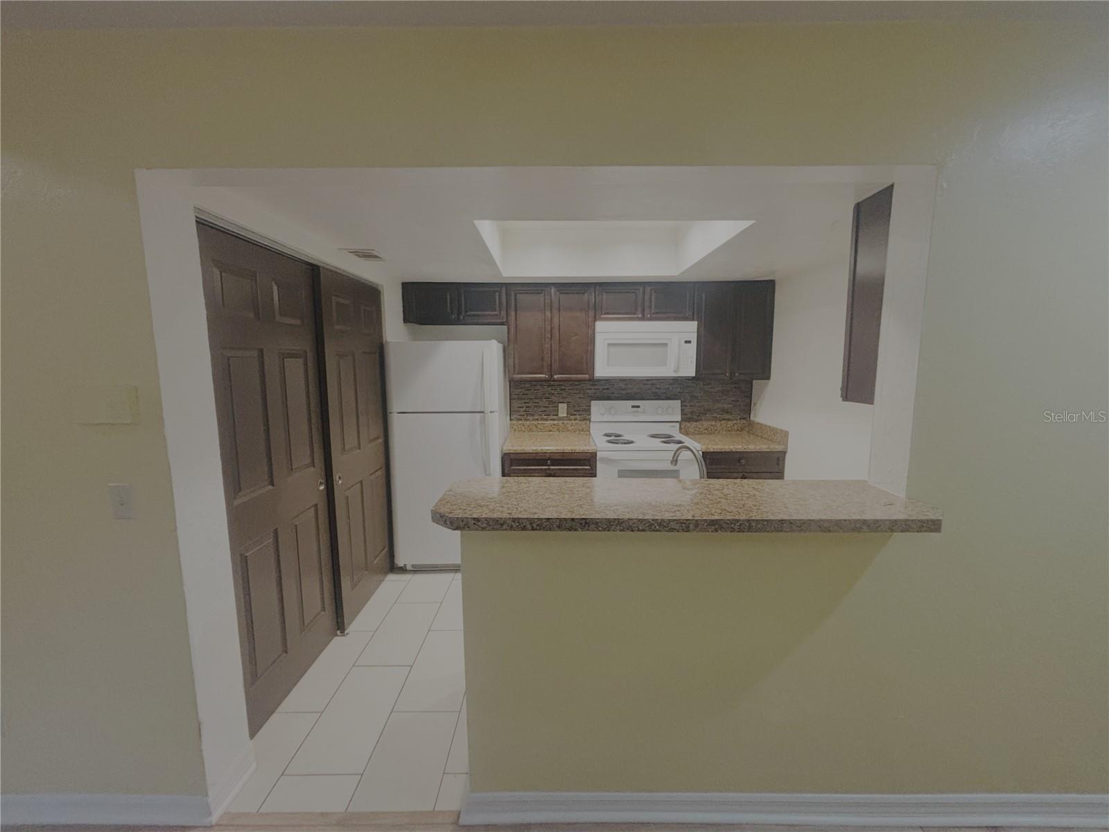 Image 7 of 27 For 900 62 Boulevard G37