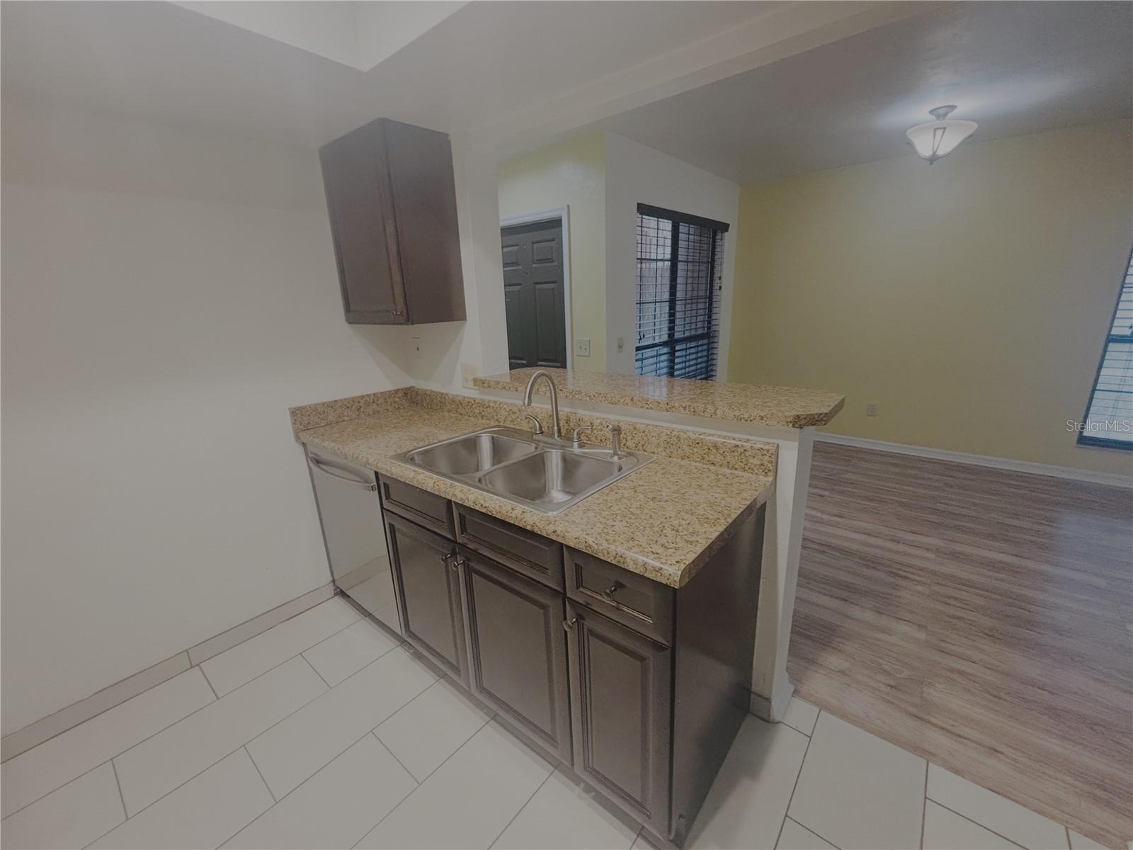 Image 9 of 27 For 900 62 Boulevard G37