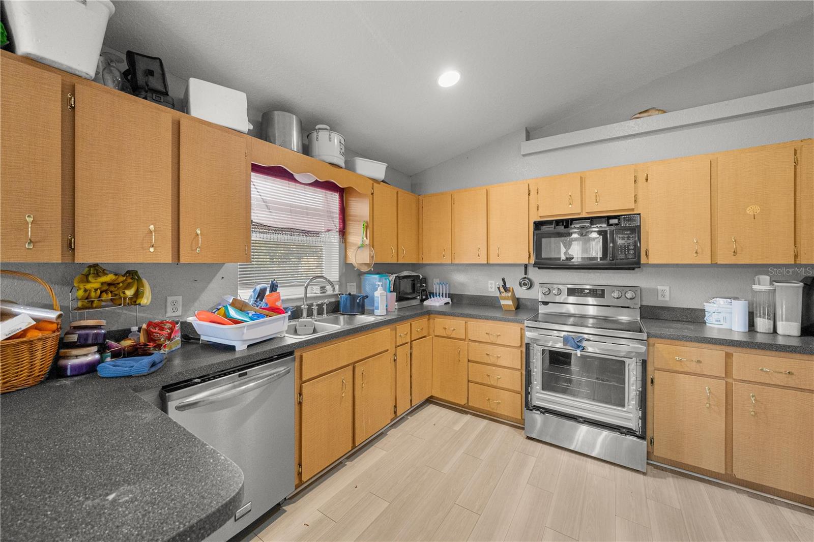 Image 7 of 28 For 6180 126th Lane