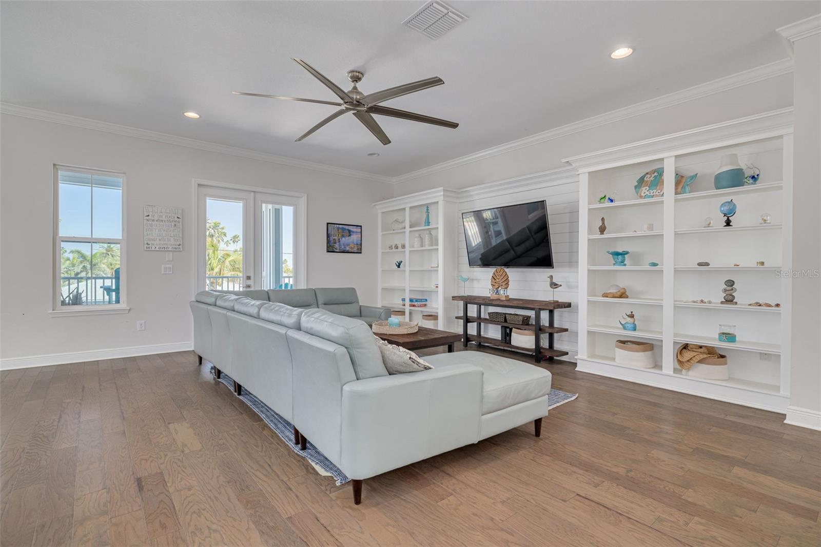 Image 9 of 43 For 16306 1st Street E