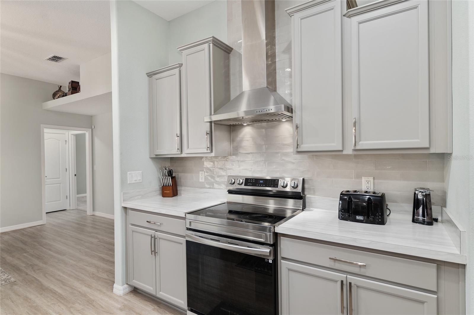 Image 33 of 100 For 7015 61st Avenue Road